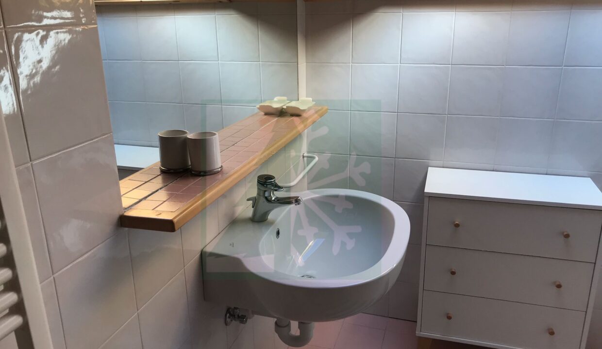 28d00a10-b60b-43b9-9ac3-a0c14132b6d5