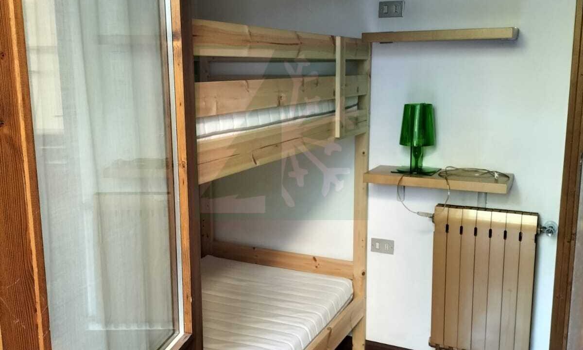 d9f963b5-6bad-41be-b9e5-dd40cacf631b